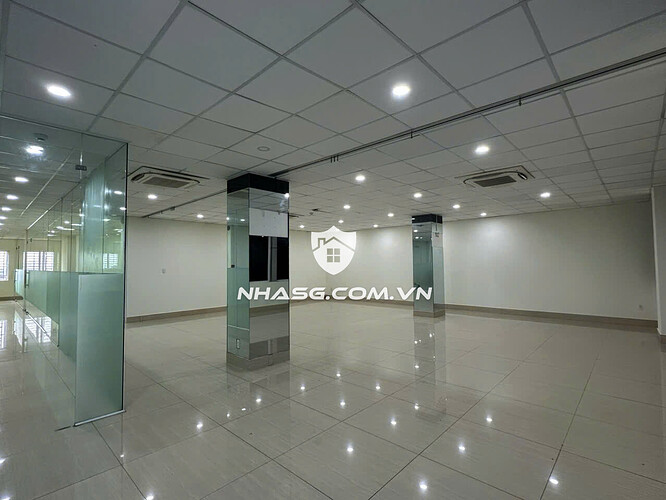 Bán nhà mặt tiền Phạm Văn Đồng 8