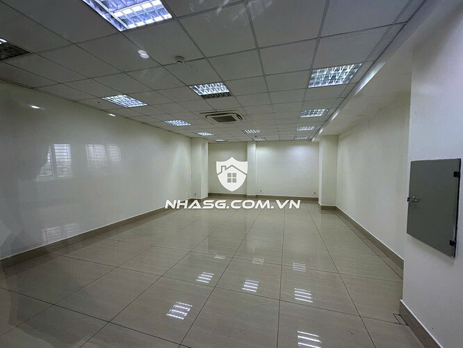 Bán nhà mặt tiền Phạm Văn Đồng 6