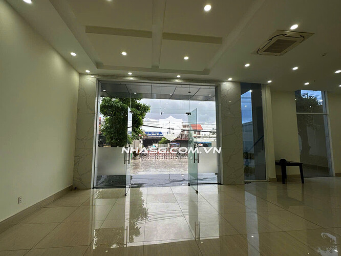 Bán nhà mặt tiền Phạm Văn Đồng 7